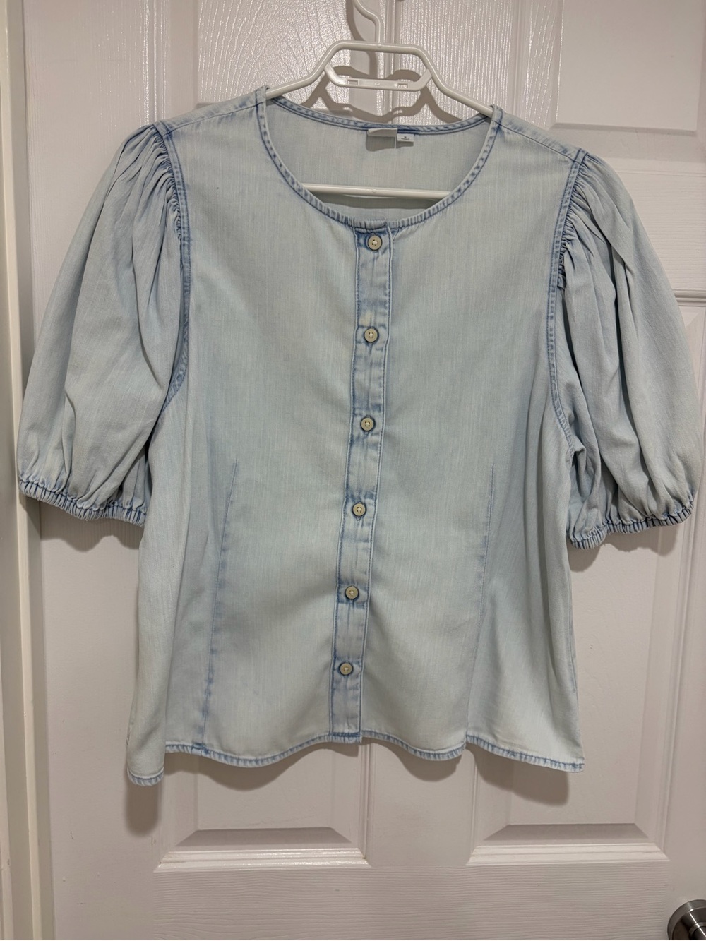 Women’s Gap Puff Sleeve Jean Shirt~ Size Medium